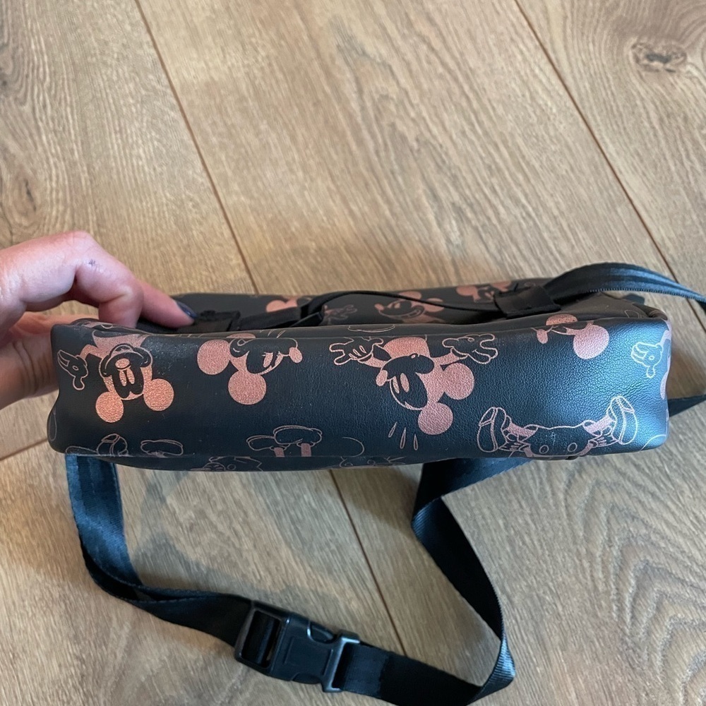 Petunia Pickle Bottom/ Mickey Mouse Rose Gold Convertible Belt Bag. - Picture 10 of 12